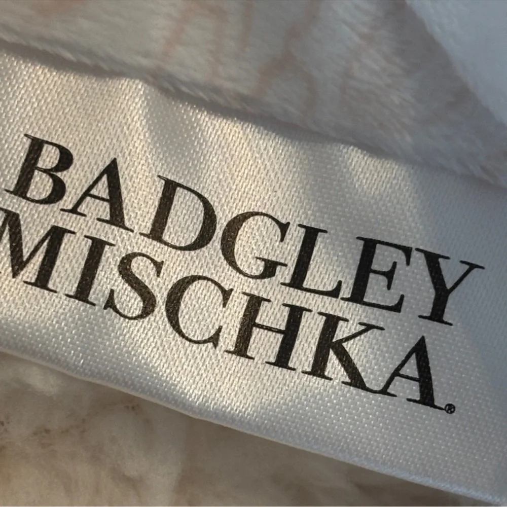Badgley Mischka ** badgley